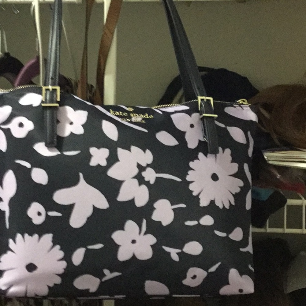 Kate Spade medium size pocketbook